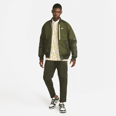 Chamarra tipo bomber reversible para hombre Nike Sportswear Therma-FIT Legacy