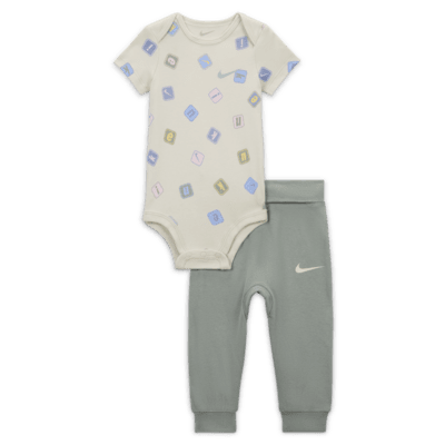 Conjunto de dos piezas de body estampado para bebé (0 a 9 meses) Nike