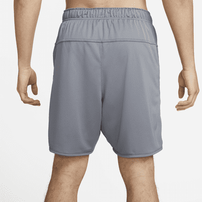 Shorts versátiles sin forro Dri-FIT de 18 cm para hombre Nike Totality