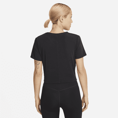 เสื้อแขนสั้นผู้หญิงทรงมาตรฐานแบบมีลูกเล่น Nike Dri-FIT One Luxe