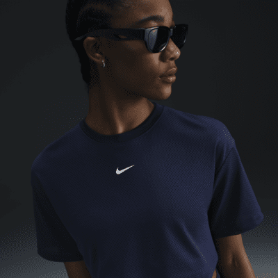 Nike Sportswear kort T-skjorte i nettingmateriale til dame