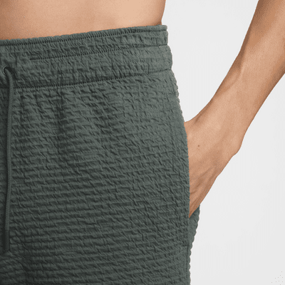 Shorts sin forro Dri-FIT de 18 cm para hombre Nike Yoga