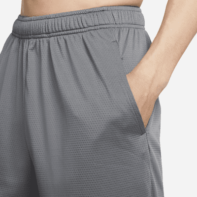 Shorts de entrenamiento con malla para hombre Nike