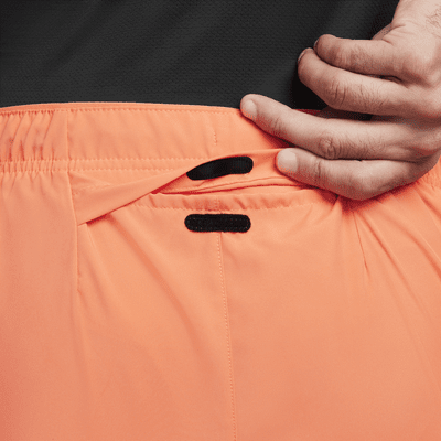 Nike Challenger Pantalón corto de running Dri-FIT de 13 cm con malla interior - Hombre