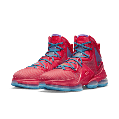 LeBron 19 Basketball Shoes