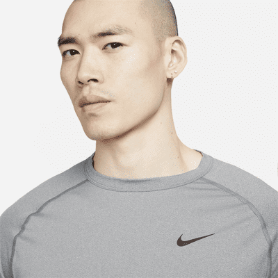 Nike Dri-FIT Ready Men's Short-Sleeve Fitness Top. Nike JP