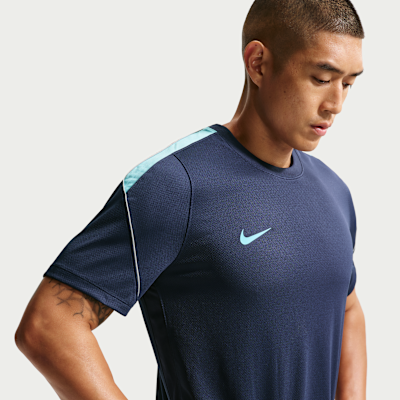 Playera de fútbol de manga corta Dri-FIT para hombre Nike Strike