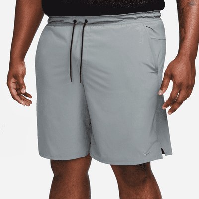 Shorts versátiles sin forro Dri-FIT de 23 cm para hombre Nike Unlimited