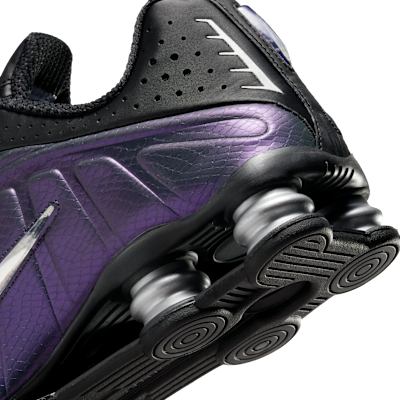 ナイキ ショックス R4 メンズシューズ