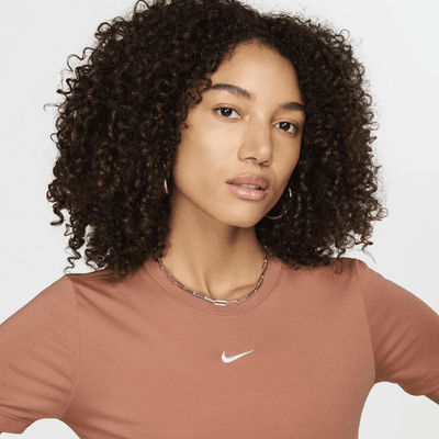 Playera slim cropped para mujer Nike Sportswear Essential