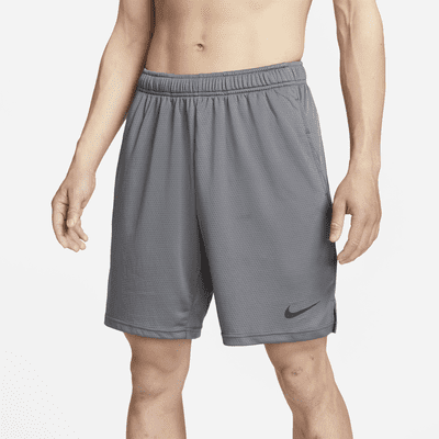 Shorts de entrenamiento con malla para hombre Nike