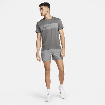 Shorts versátiles Dri-FIT de 13 cm sin forro para hombre Nike Form