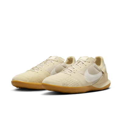 Tacos de fútbol de corte low Nike Streetgato