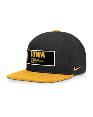 Мужские  Iowa On-Field Pro Nike Dri-FIT College Adjustable Hat