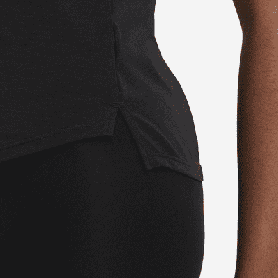 Camisola de manga curta com corte padrão Nike Dri-FIT UV One Luxe para mulher