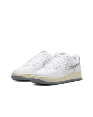 Nike Air Force 1 High LV8 3 Older Kids' Shoes. Nike CA