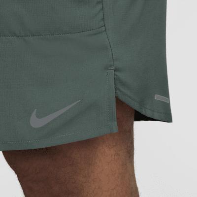 Nike Stride Dri-FIT hardloopshorts met binnenbroek voor heren (13 cm)