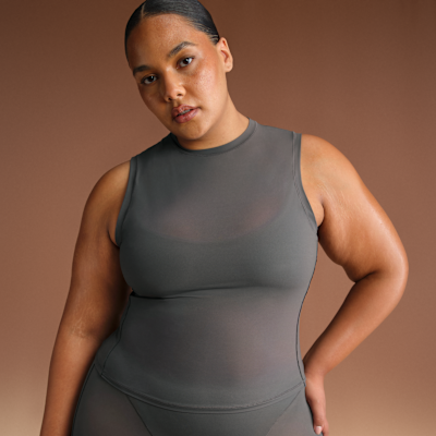 NikeSKIMS Weightless Layers Women's Sleeveless Top