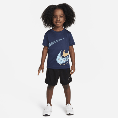 Playera con gráfico infantil Nike Dri-FIT Swoosh