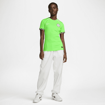 Jersey de fútbol Nike Dri-FIT de Nigeria local 2023 Stadium para mujer