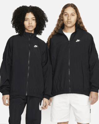 Женская куртка Nike Sportswear Essential Windrunner Woven для бега
