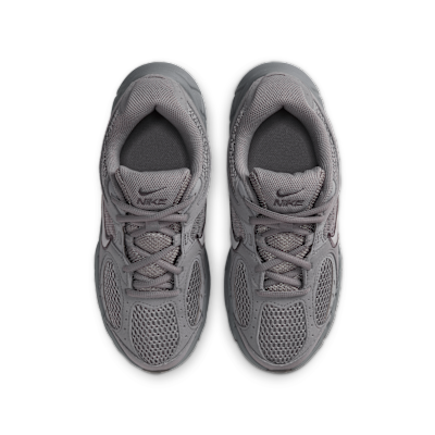 Nike V5 Runner Suede Older Kids' Shoes