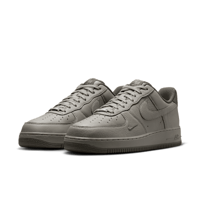 Tenis para hombre Nike Air Force 1 '07 LV8