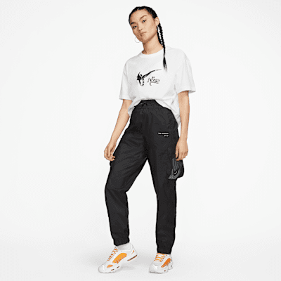 Nike Sportswear Women's Boyfriend Fit T-Shirt