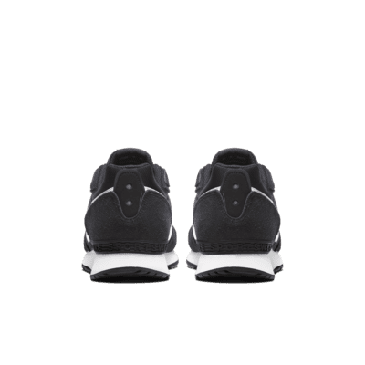 Nike Venture Runner Men's Shoe. Nike IE