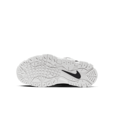 Nike Air Barrage Low Older Kids' Shoe