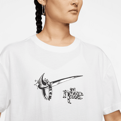 Nike Sportswear Women's Boyfriend Fit T-Shirt