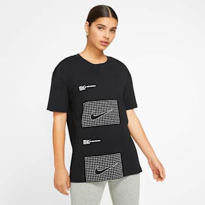 nike boyfriend t shirt black