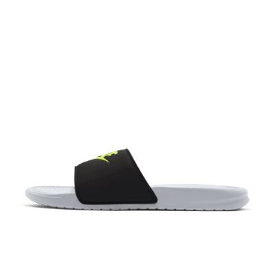 claquette nike benassi