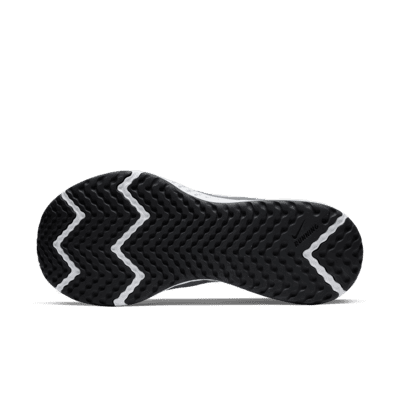 Nike Revolution 5 Men's Road Running Shoes (Extra Wide). Nike HU