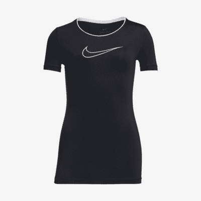 popular female nike shoes