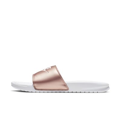 claquette nike benassi femme