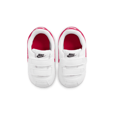 Calzado para bebé e Nike Cortez Basic.