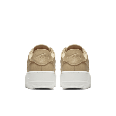 Chaussure Nike Air Force 1 Sage Low pour Femme