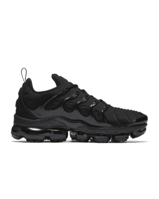 black vapormax plus nike