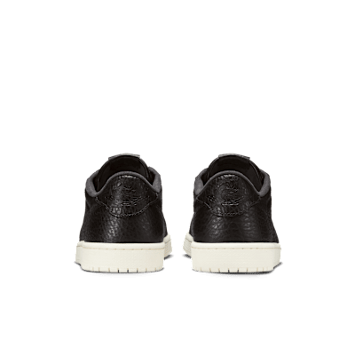 รองเท้าผู้ชาย Air Jordan 1 Retro Low