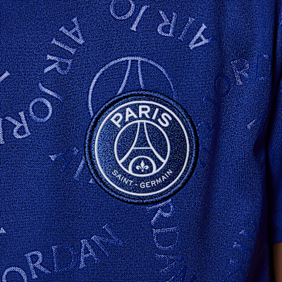 Paris Saint-Germain Academy Pro Fourth Older Kids' Jordan Dri-FIT Football Short-Sleeve Pre-Match Top