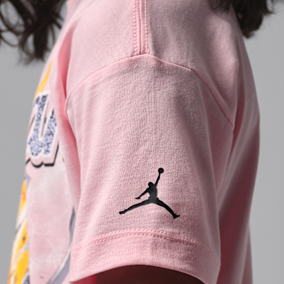 Playera con tipografía She's On Fire para niños talla grande Jordan