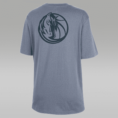 Playera Jordan de la NBA para mujer Dallas Mavericks Courtside Statement Edition