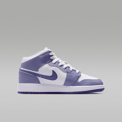 Air Jordan 1 Mid Older Kids' Shoes
