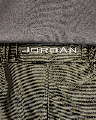 Jordan Brooklyn Cat Scratch