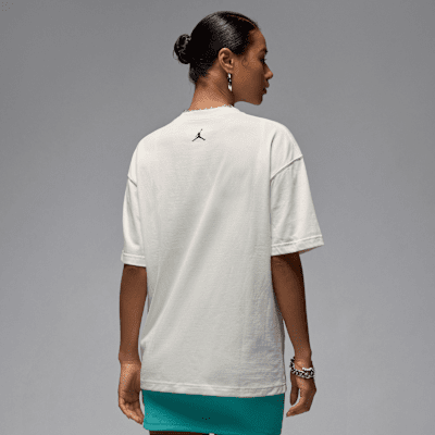 Jordan Women's Oversized Graphic T-Shirt