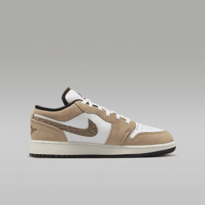 Air Jordan 1 Low SE Older Kids' Shoes