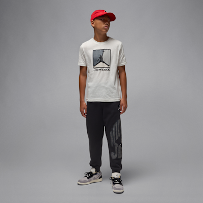Jordan Flight Essentials Older Kids' Boxed Logo 3.0 T-Shirt