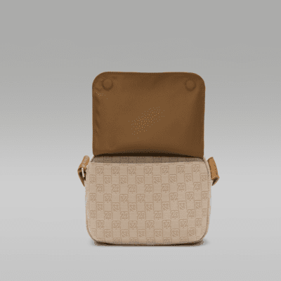 Jordan Monogram Mini Messenger Bag (3.6L). Nike.com