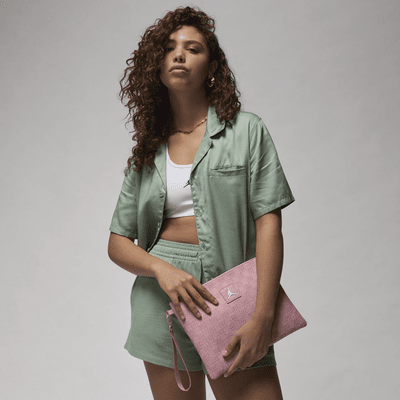 Jordan Monogram Pouch (0.69L)